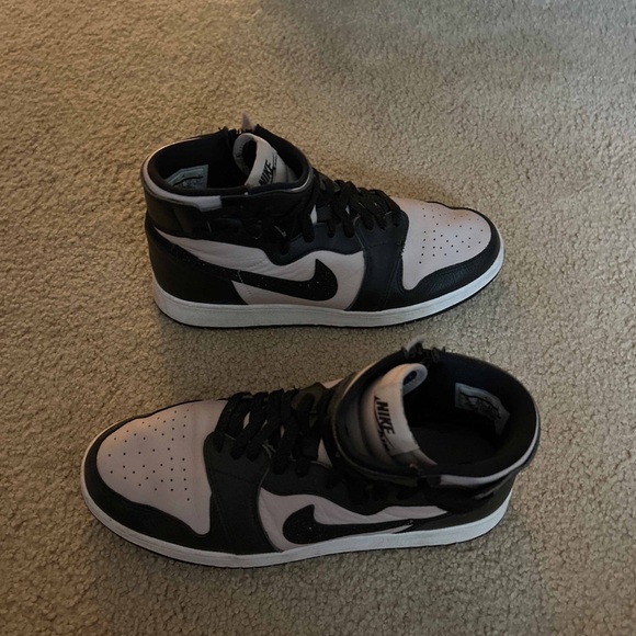 Women’s Jordans - Picture 2 of 10